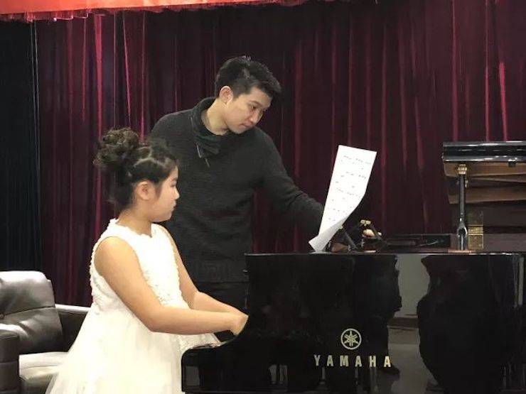 【报道】优胜客艺术家鲍释贤钢琴独奏音乐会及大师班于河北秦皇岛成功举办