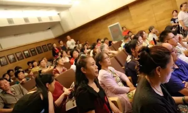 安阳老干部大学优胜客电子键盘联谊会